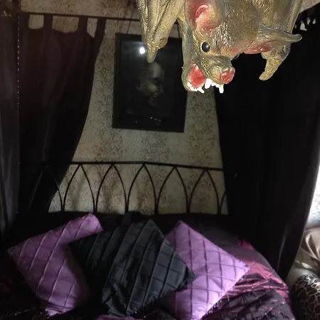 Pensión Bats And Broomsticks