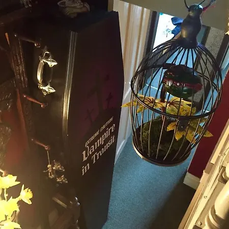 Bats And Broomsticks 4*