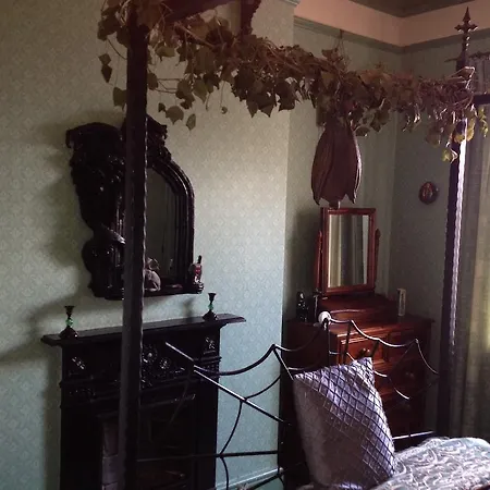 Bats And Broomsticks Vendégház