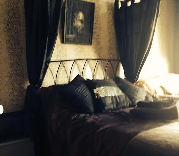 Bats And Broomsticks Guest house