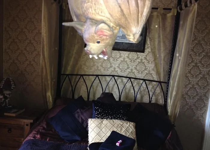 Bats And Broomsticks Guest house Whitby