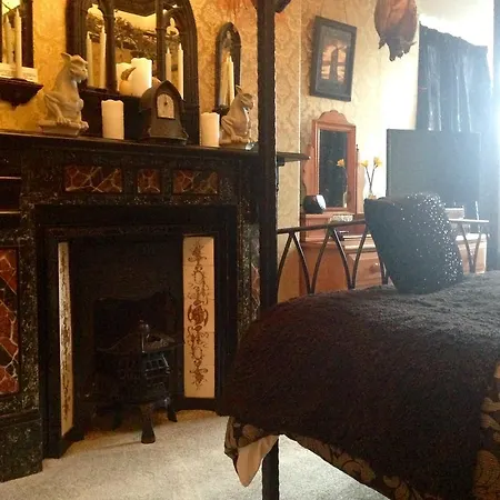 Гостевой дом Bats And Broomsticks 4*