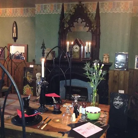 Bats And Broomsticks Гостевой дом 4*