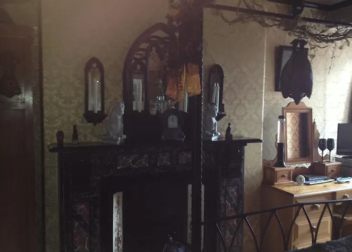 Guest house Bats And Broomsticks 4*