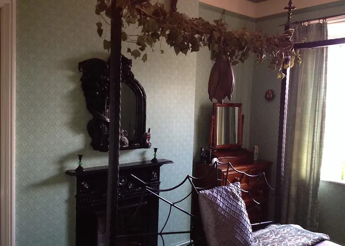Bats And Broomsticks Guest house