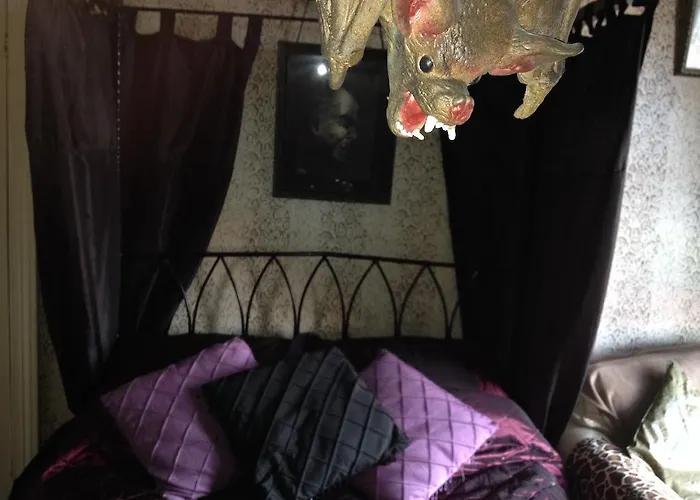 Guest house Bats And Broomsticks