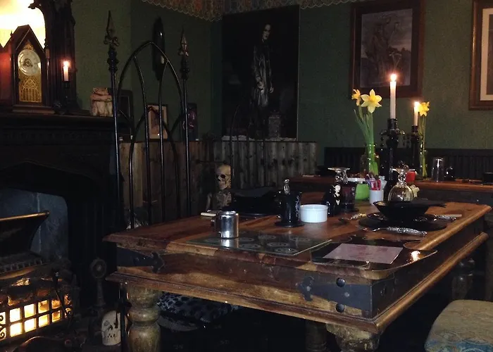 Guest house Bats And Broomsticks 4*